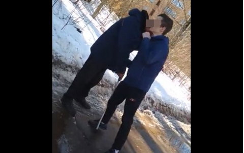 Мама подростка, избившего инвалида в Чепецке, может лишиться работы в органах