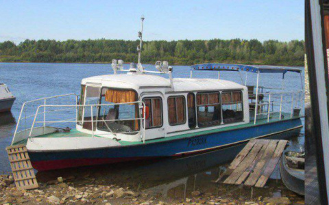 Умелец из Кирова сконструировал катер из автобуса и старой лодки