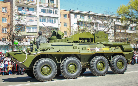 Кирову в День Победы не разрешили выводить военную технику на парад