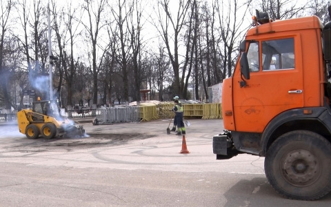 В Кирове Театральную площадь готовят к майским праздникам