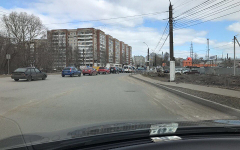 На Московской из-за отключившихся светофоров образовалась огромная пробка