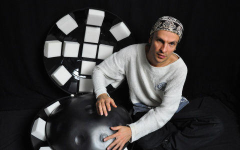 Мультиинструменталист Владисвар Надишана сыграет для кировчан на редчайших этнических инструментах