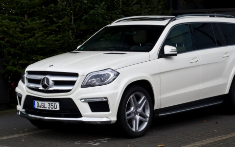 В Кирове владельцы 4 элитных иномарок лишились машин из-за долгов