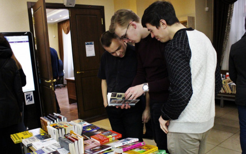 Библионочь-2018 в Кирове: вечер фламенко, "Технологика" и показ национальных шляп