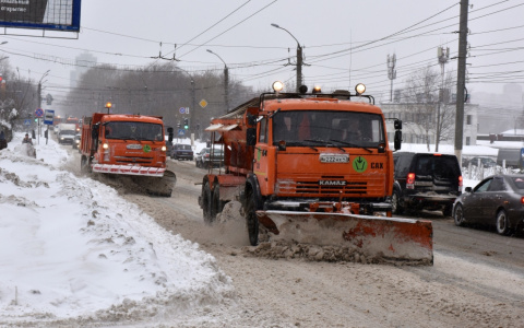 Дорожники отчитались, сколько снегоуборочной техники выведено на улицы Кирова