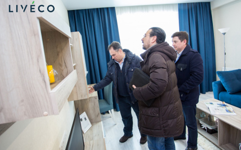Делегация из Испании оценила мебель LIVECO в квартирах от "Кировского ССК"