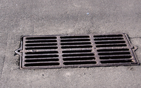 После сильного снегопада в Кирове ливневку будут чистить по ночам