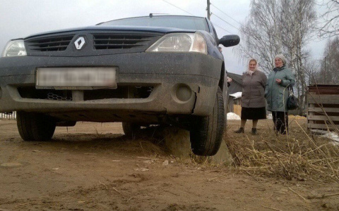 В Лузском районе пьяный водитель наехал на бетонную трубу
