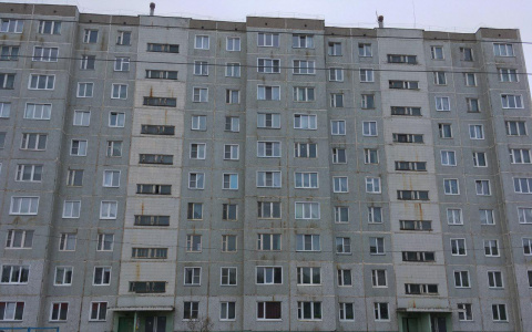 В Кирове дети выпали из окна 9 этажа: новые подробности ЧП