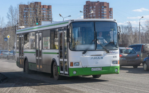 В Кирове из-за плохих дорог изменили два автобусных маршрута