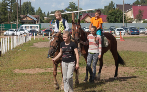 Конный клуб "София" приглашает ребят в путешествие по Древней Руси