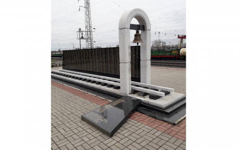 В Котельниче накануне Дня Победы вандалы повредили памятник