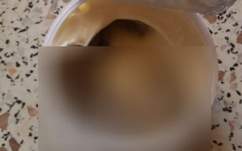 Кировчанин купил упаковку плавленого сыра "с сюрпризом"