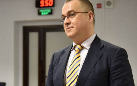 Известно, сколько заработал глава администрации Кирова за год