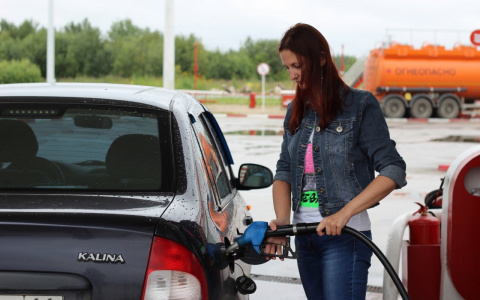 Что обсуждают в Кирове: ограбление девушки на площади и подорожание бензина