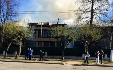 «Дьявольский котел»: лучшие реплики водителей в пробке из-за пожара на Московской