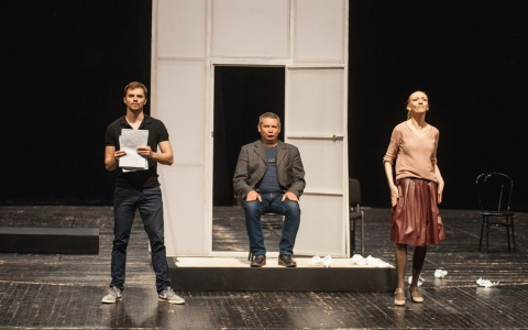 До главной премьеры 82 театрального сезона осталось ровно две недели