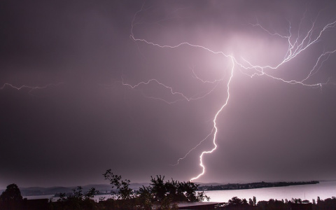 Над несколькими районами Кировской области формируются грозы