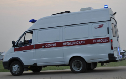 В Кирове мужчину увезли на скорой после взрыва паров краски в доме