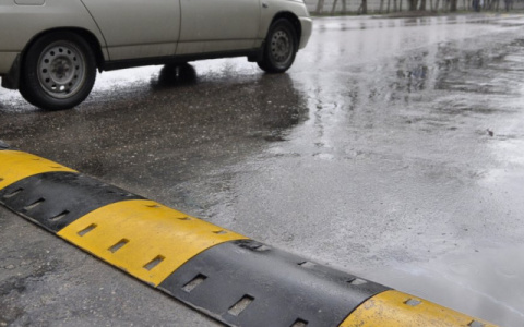 В Кирове на отремонтированных улицах будут устанавливать "лежачих полицейских"