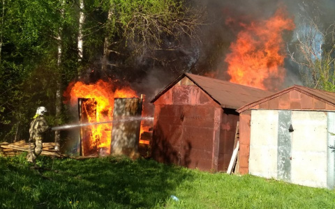 В Котельниче из-за детской шалости взорвался гараж
