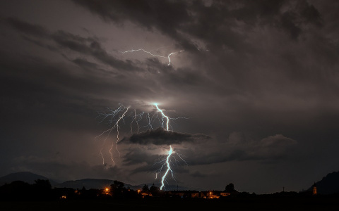 Прогноз на четверг: в Кировской области ожидаются грозы и дожди