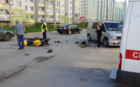 Что обсуждают: ДТП на Мостовицкой и поиски родных кировчанина, попавшего в больницу