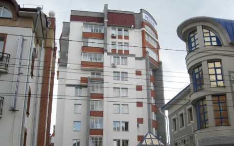 В Кирове на улице Герцена в шахту лифта упала 8-летняя девочка