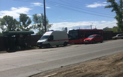 Утром в Кирове в автобусе 3 маршрута умерла женщина