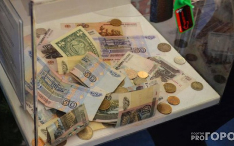 В Кирове две девушки вытащили деньги из ящика с пожертвованиями для детей