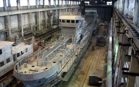 239 работников завода в Кировской области не получали зарплату 10 месяцев