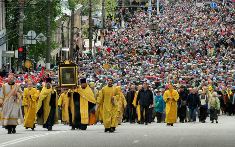 Великорецкий крестный ход: селфи, прямые эфиры и алкоголь