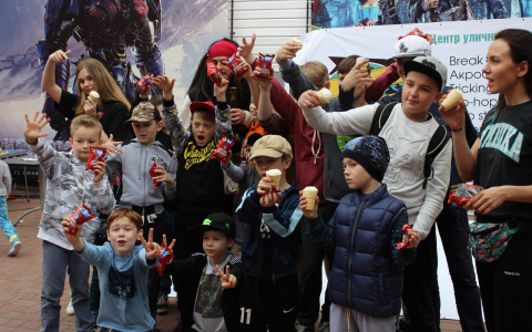 Во дворике кинотеатра “Смена” пройдет праздник в День города