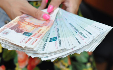 Экс-директор хлебокомбината присвоила 2 миллиона и потратила их на кредиты и косметику