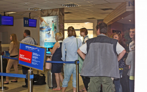 Кировчане не могут вернуть деньги за билеты "Саратовских авиалиний"