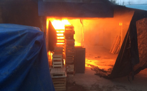 В Кирове произошел пожар на Коневском рынке