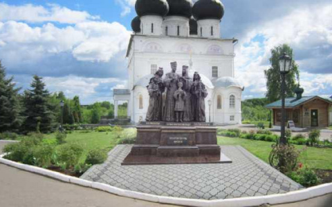 Чем закончились общественные слушания об установке памятника Николаю II в Кирове и что вообще известно об этом проекте