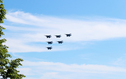 Что обсуждают в Кирове: поиски школьника и авиашоу "Русских витязей"