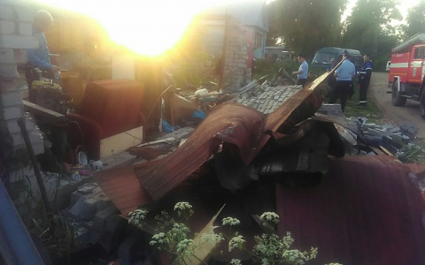 В Кирове взорвался гараж: двоих увезли в больницу в тяжелом состоянии