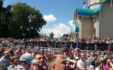 Многотысячное шоу на жаре: сколько кировчан обратились к врачам во время полетов "Русских витязей"