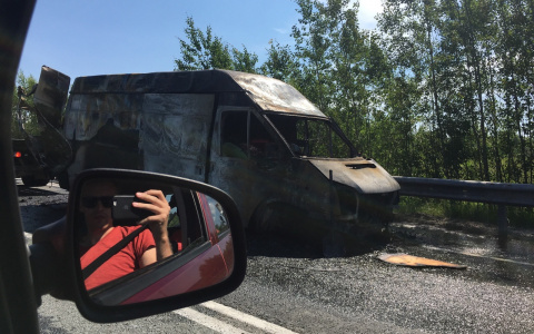 На трассе «Вятка» на ходу вспыхнула «Газель»