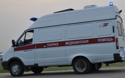 В Кирове ребенок выпал из окна: появились кадры с места происшествия