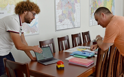 Илья Варламов в Кирове прокатился на автобусе и побывал в Нововятске