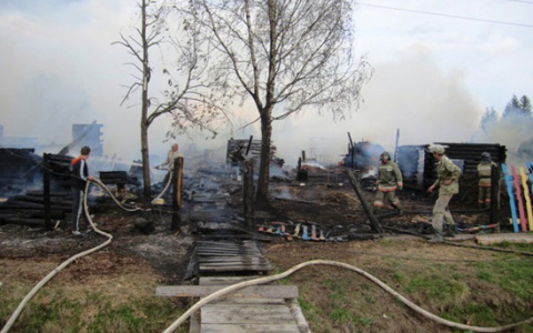 В Лебяжском районе из-за молнии дотла сгорел жилой дом
