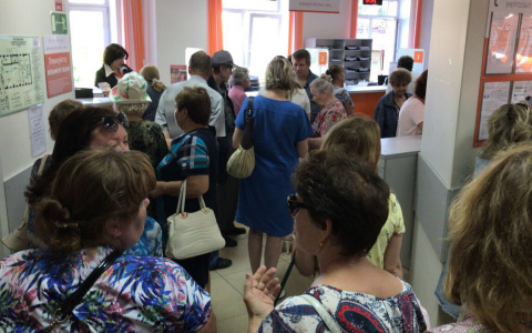 В кировский офис "Энергосбыта" пришли толпы недовольных жителей