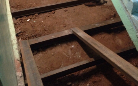 В детском саду в Кирове за день до начала занятий упала лестница