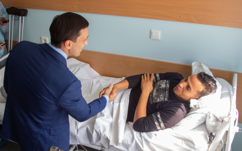 В Центре травматологии впервые провели операцию иностранцу