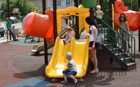 В парке имени Кирова восстановят бесплатную детскую площадку