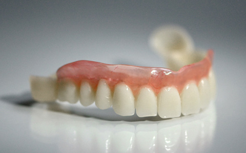 Зубной протез «Сэндвич»: преимущества неоспоримы!