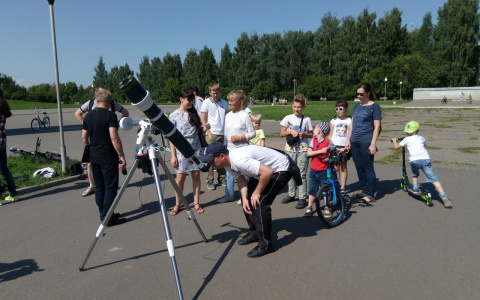 Фоторепортаж: в Кирове наблюдали затмение